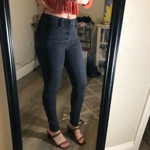 Madewell black front button Jeans